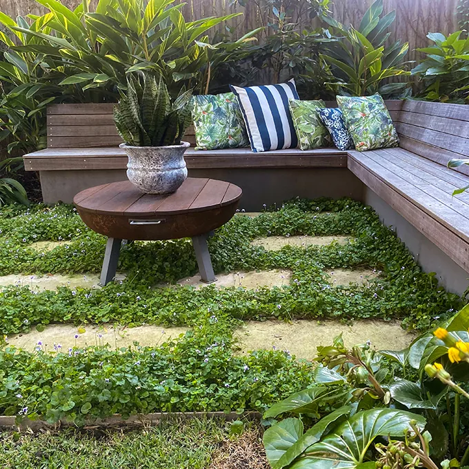 Sunken firepit seating corner